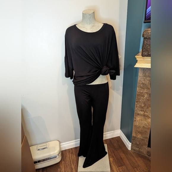 NWT Lounge set Black flare pants & black top, Missguided plus size 20 - Picture 7 of 13